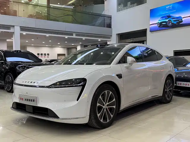 AITO WISDOM WORLD R7 2024