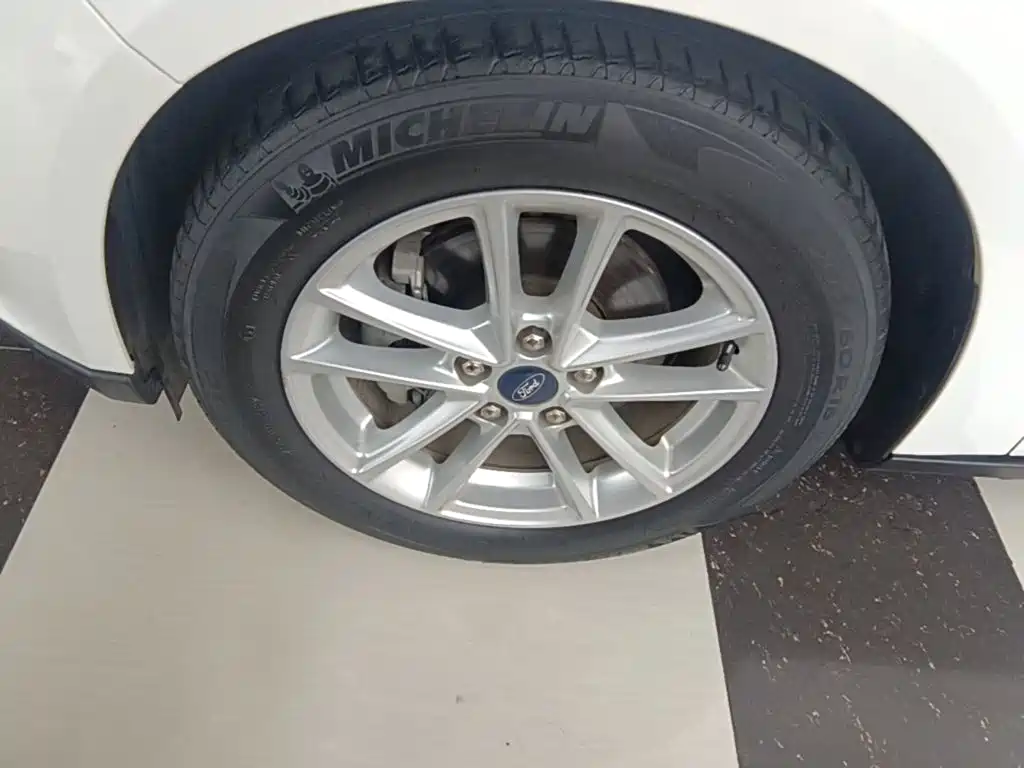 Ford Focus — миниатюра 23