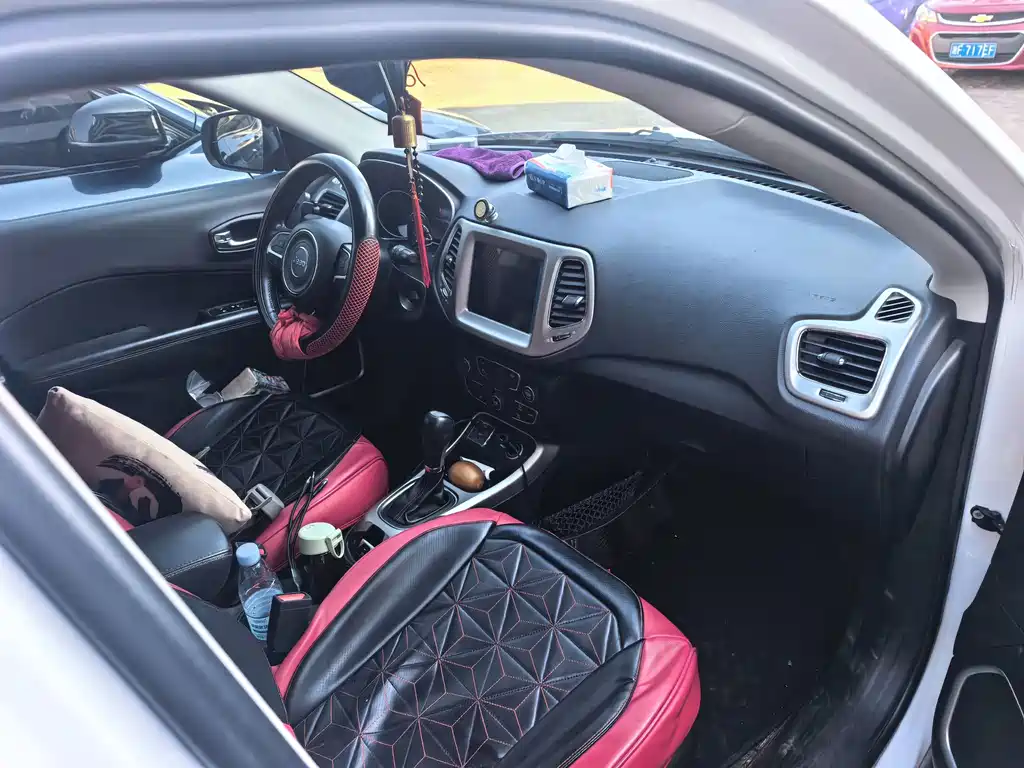 Jeep Compass — миниатюра 10