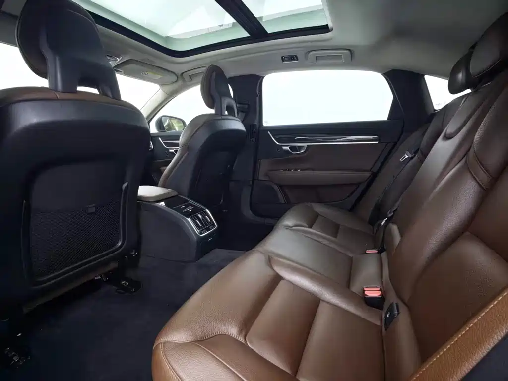 Volvo S90 — миниатюра 6