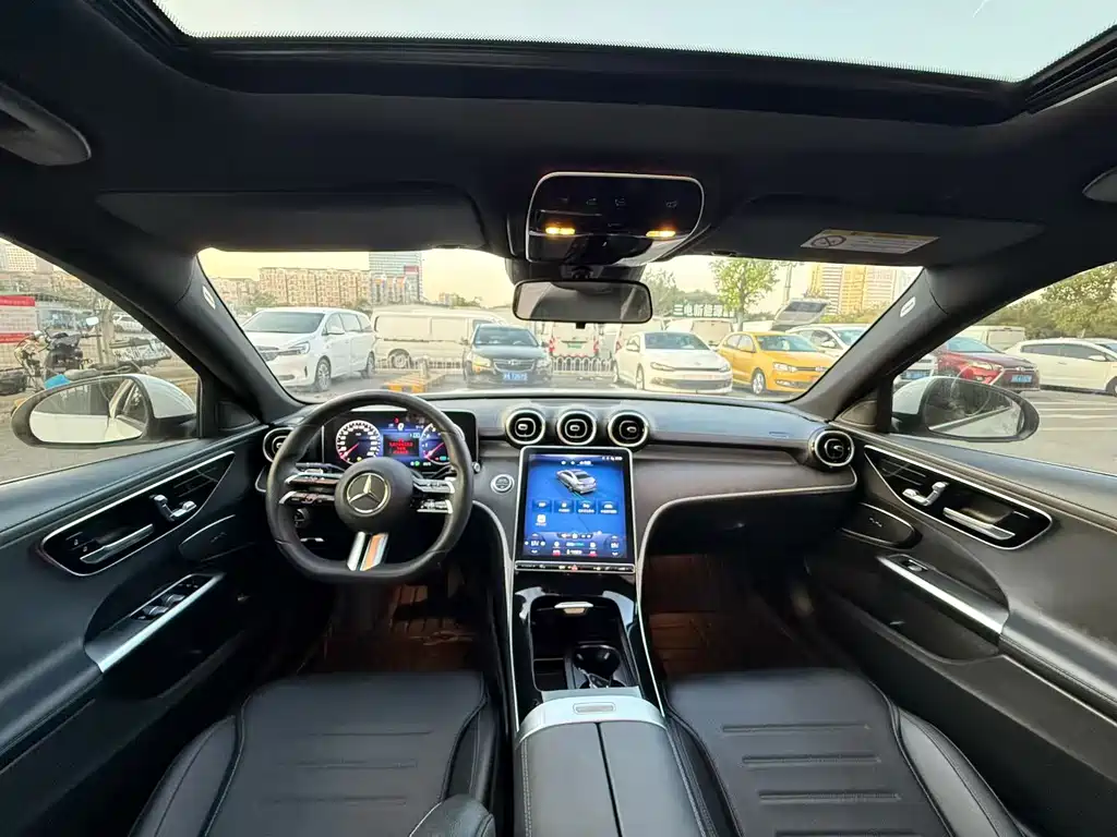 Mercedes-Benz C-Class — миниатюра 6