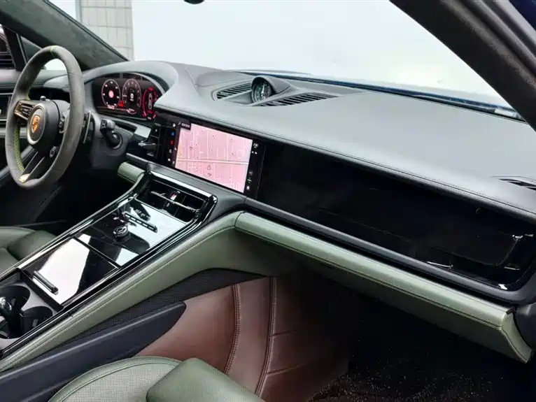 Porsche Panamera — миниатюра 12