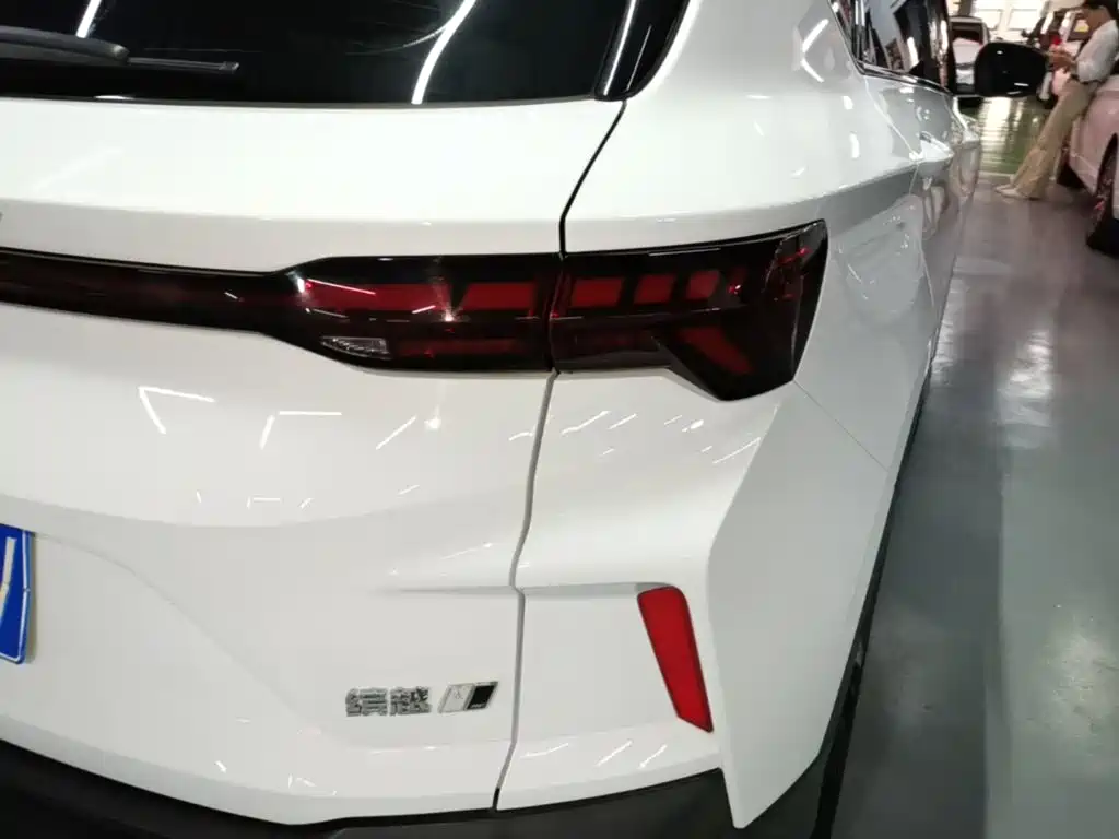 Geely Binyue — миниатюра 8