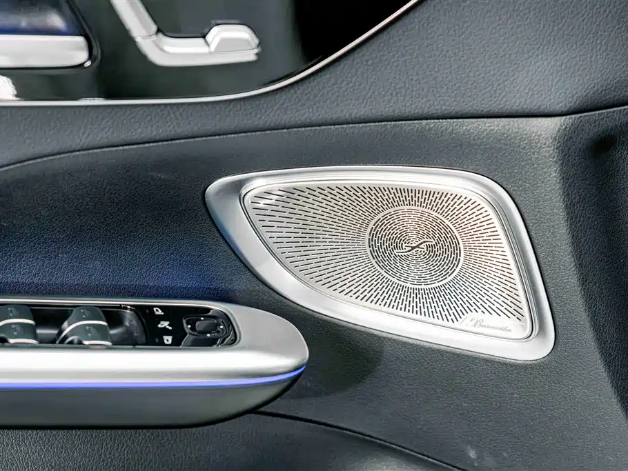 Mercedes-Benz C-Class — миниатюра 16