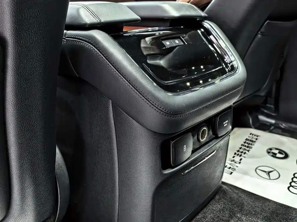 Lincoln Navigator — миниатюра 16