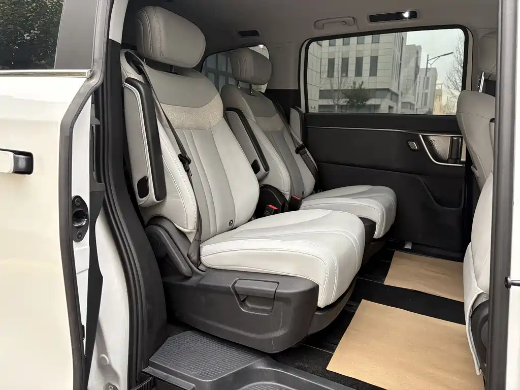 SAIC MAXUS CHASE G70