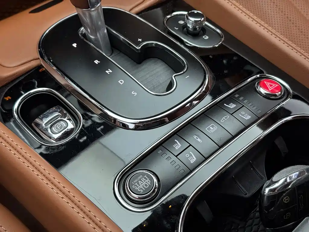 Bentley Flying Spur — миниатюра 12