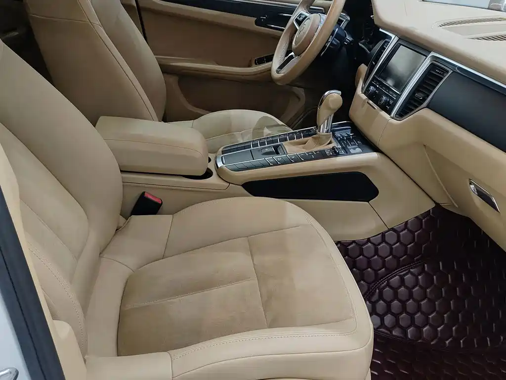 Porsche Macan — миниатюра 6
