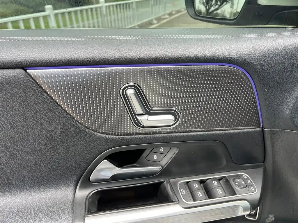 Mercedes-Benz GLB — миниатюра 5