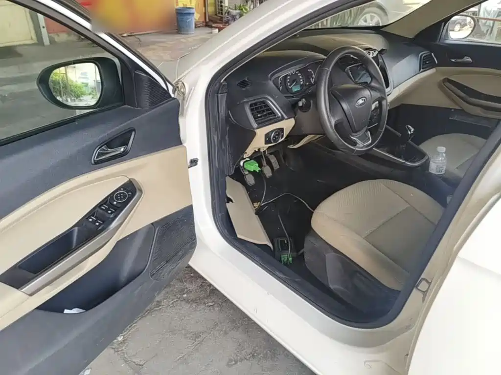 Ford Escort — миниатюра 16