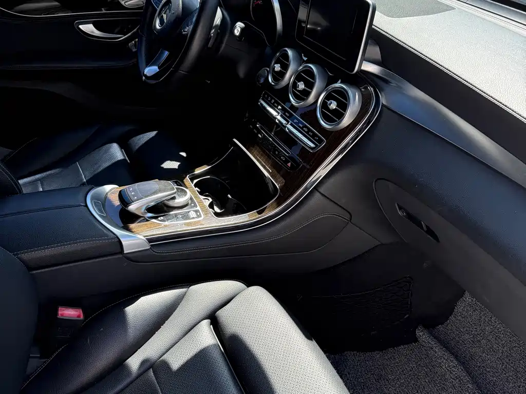Mercedes-Benz GLC — миниатюра 11
