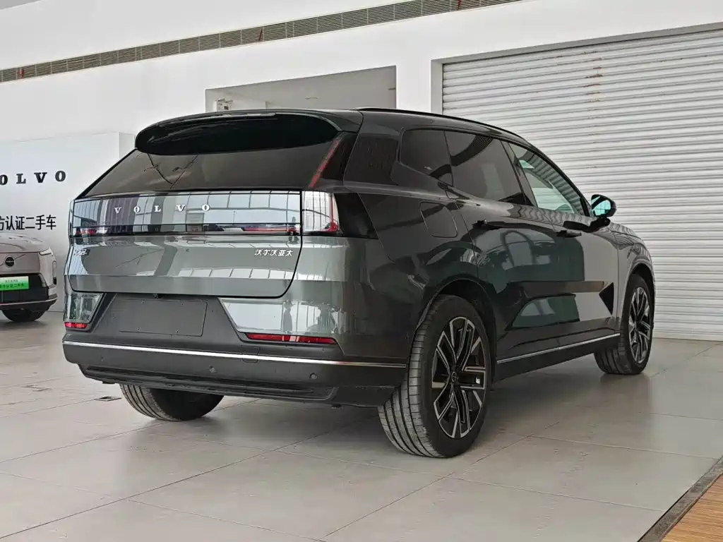 Volvo XC70 PHEV — миниатюра 14