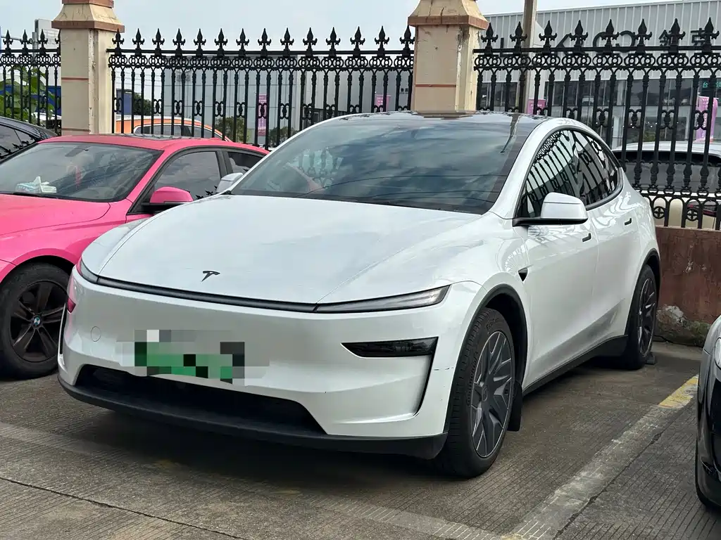 Tesla Model Y L