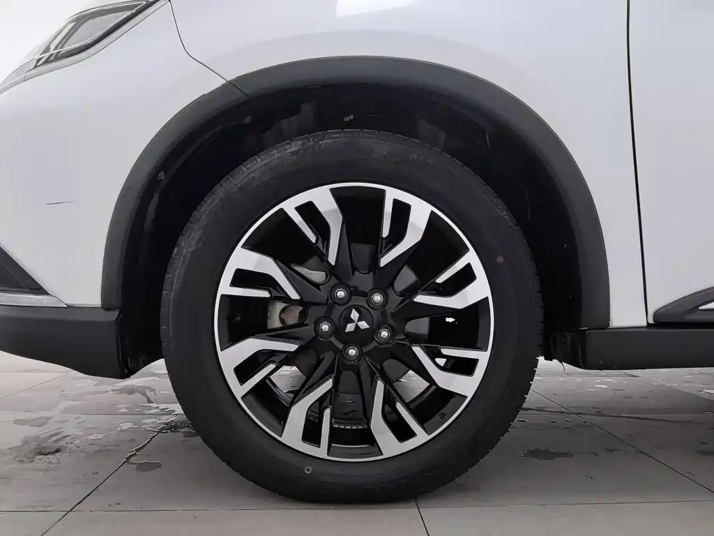 Mitsubishi Outlander — миниатюра 17