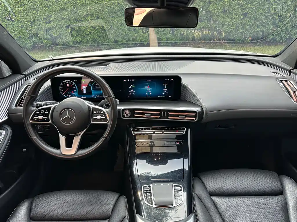 Mercedes-Benz EQC — миниатюра 12