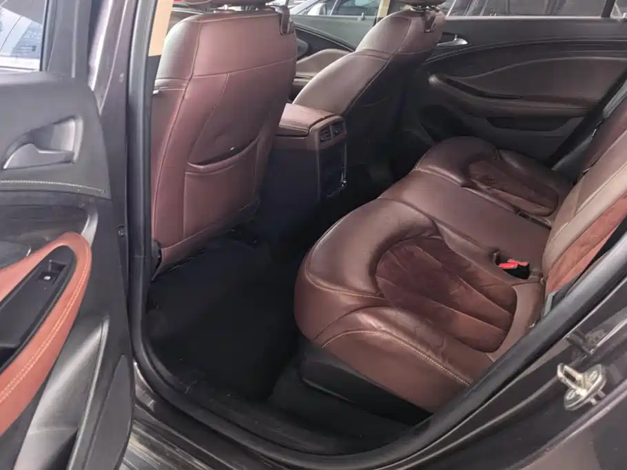 Buick Envision Plus — миниатюра 11
