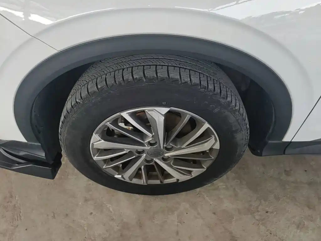 Geely Binyue — миниатюра 23