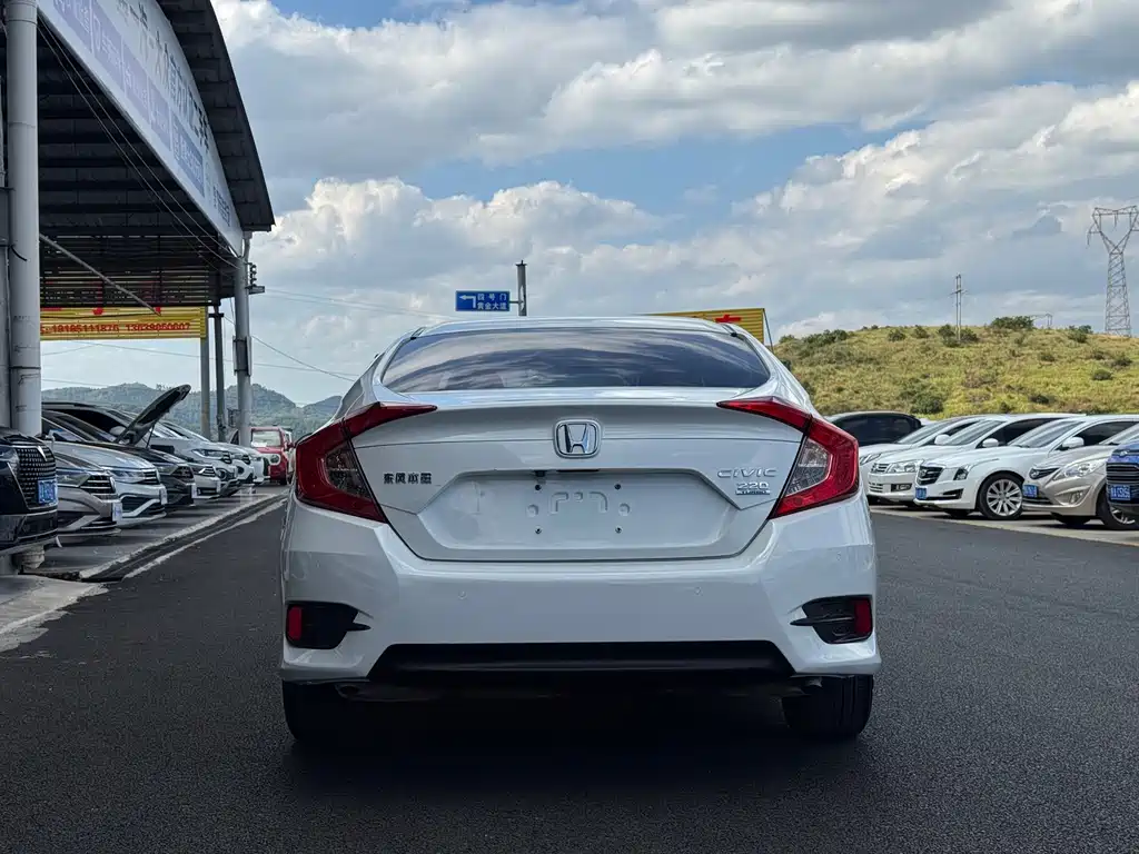 Honda Civic — миниатюра 12