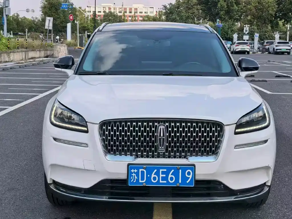 Lincoln Corsair — миниатюра 2