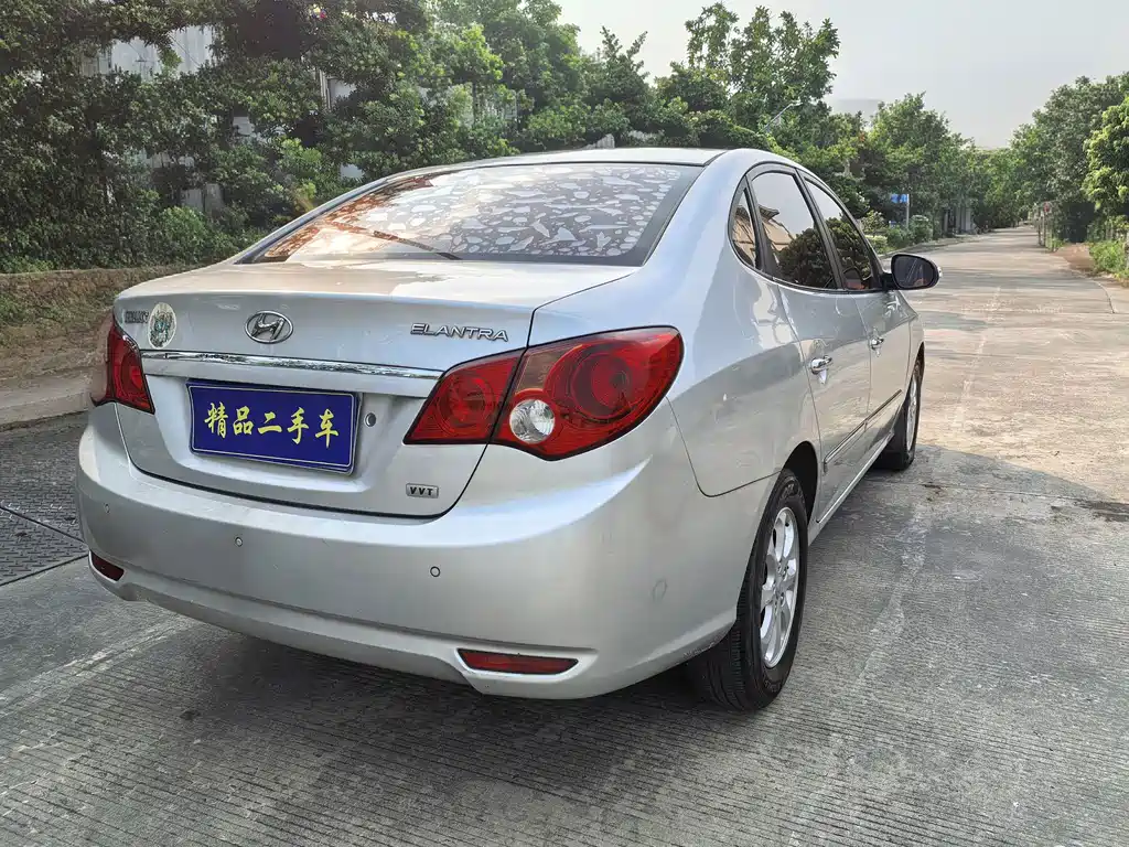 Hyundai Elantra — миниатюра 8
