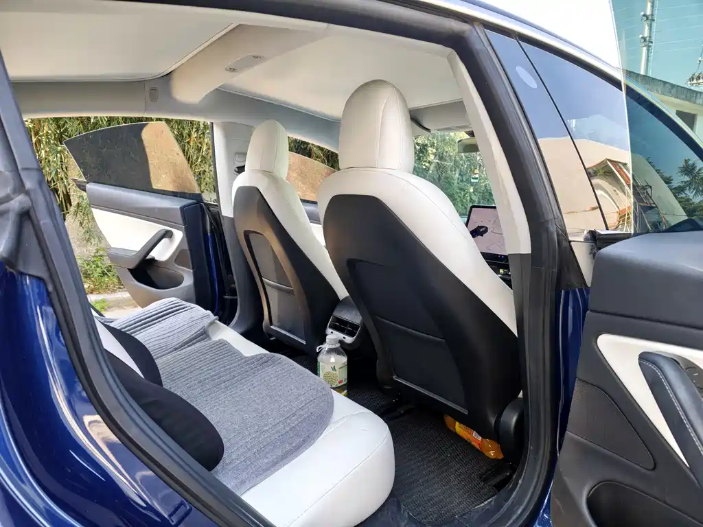 Tesla Model 3 — миниатюра 11