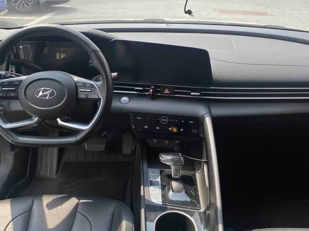Hyundai Elantra — миниатюра 9