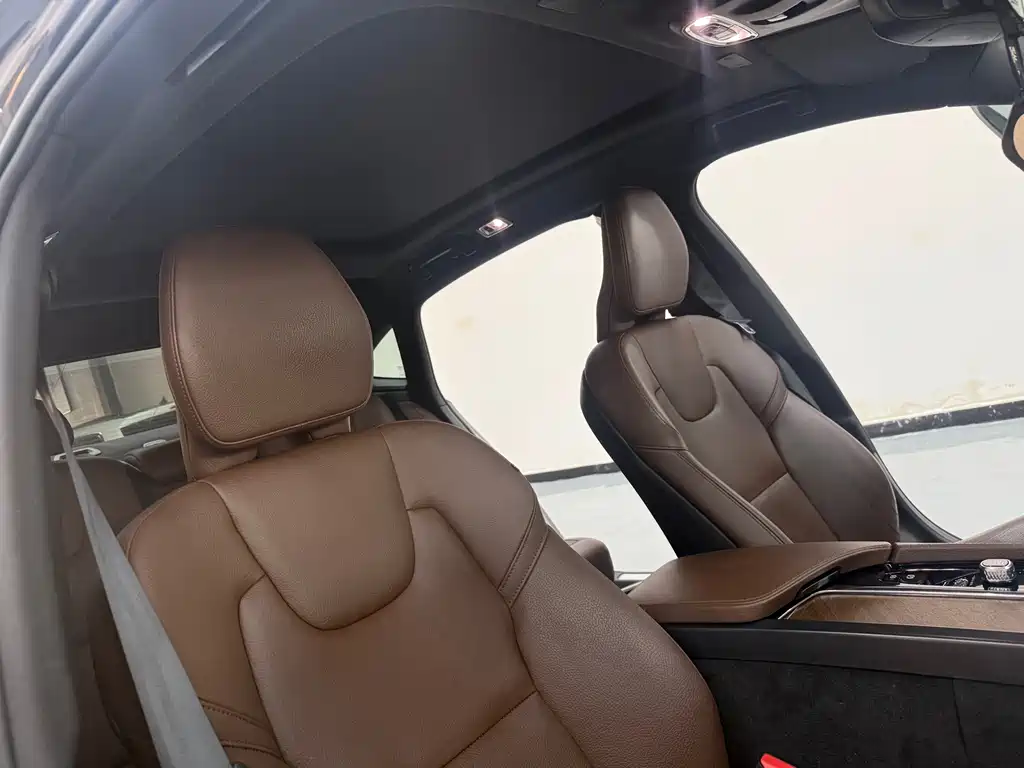 Volvo S90 — миниатюра 18