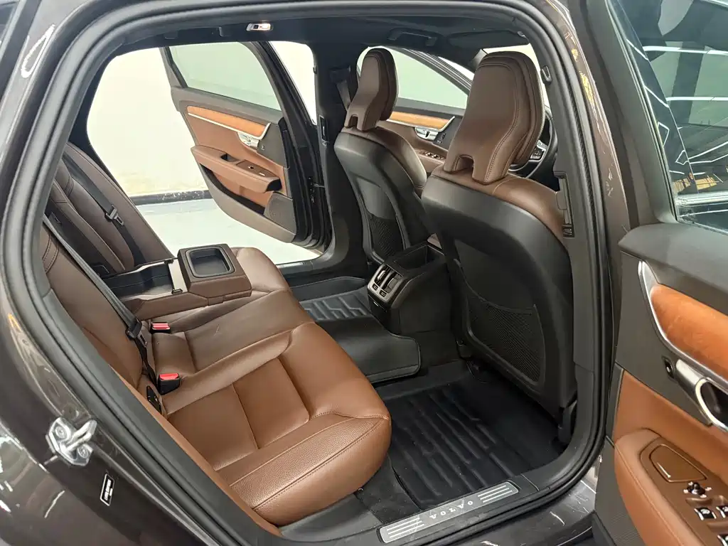 Volvo S90 — миниатюра 15
