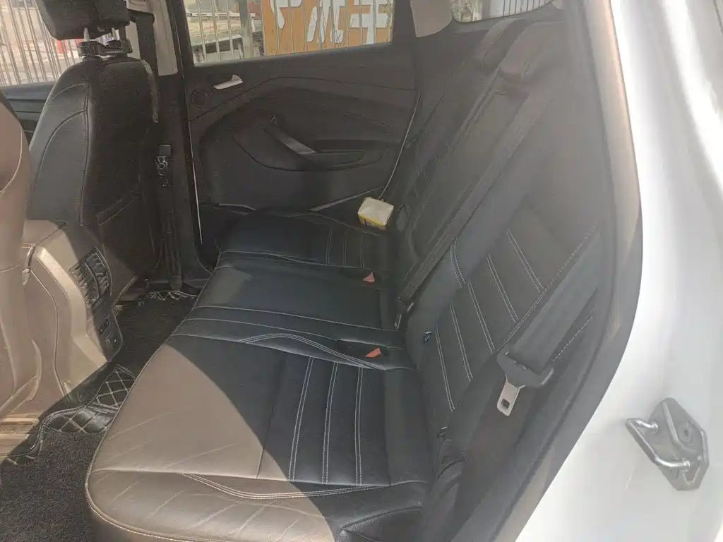 Ford Kuga — миниатюра 18