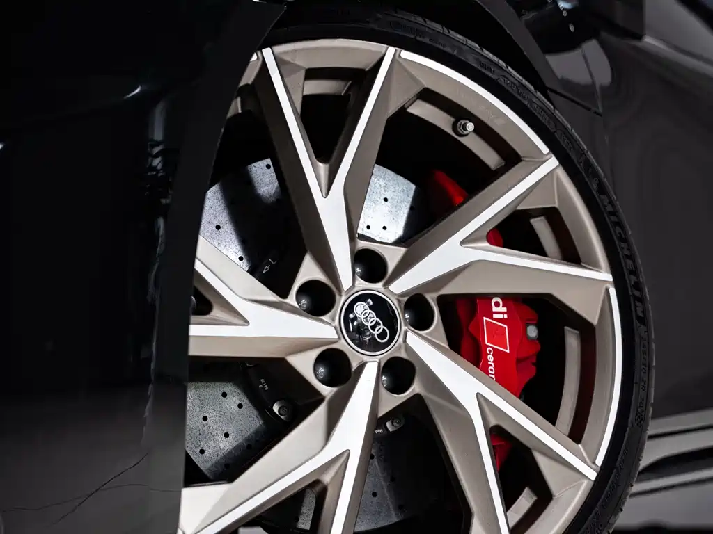 Audi R8 — миниатюра 7