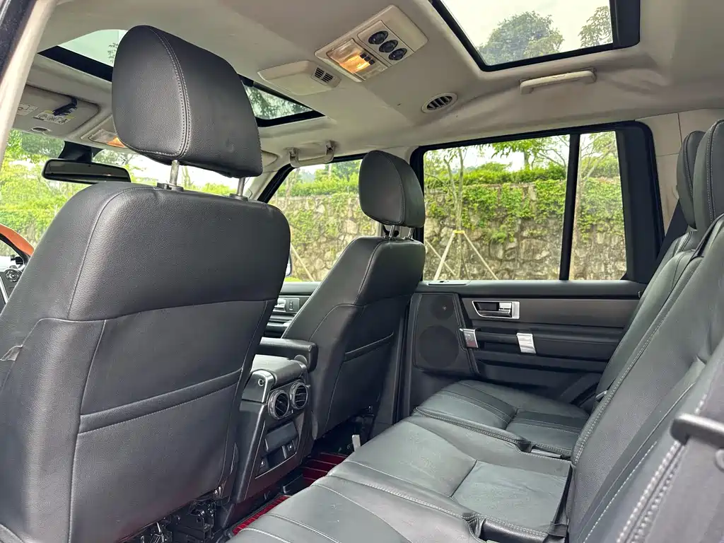 Land Rover Discovery — миниатюра 6