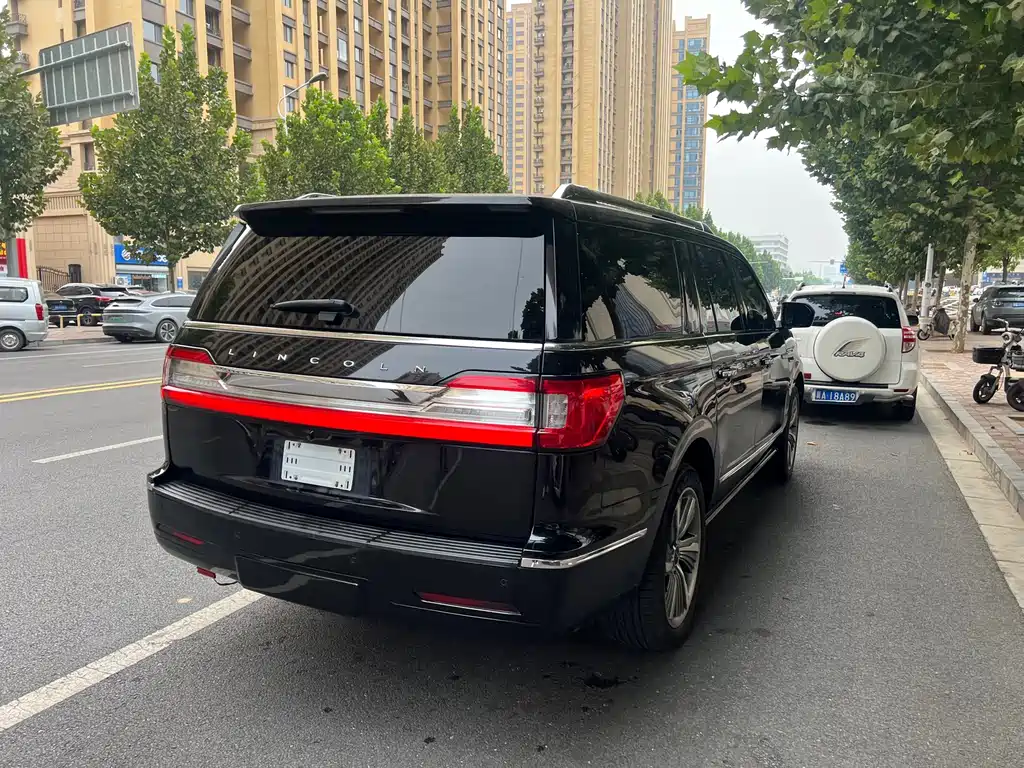 Lincoln Navigator — миниатюра 10