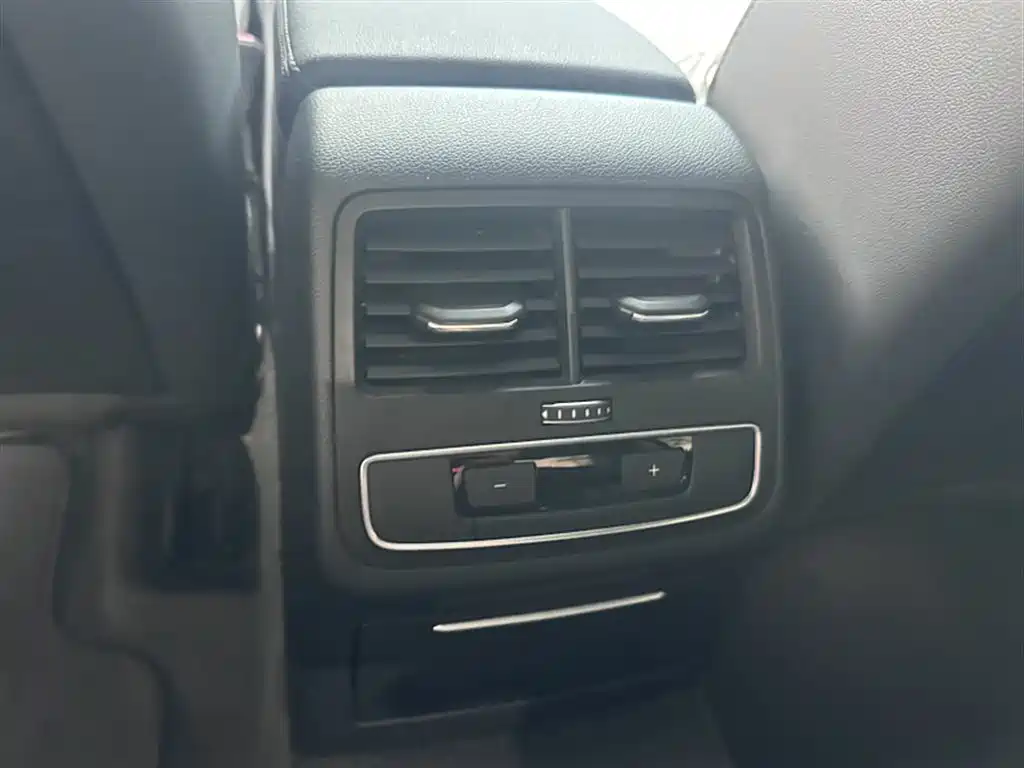 Audi A4L — миниатюра 5