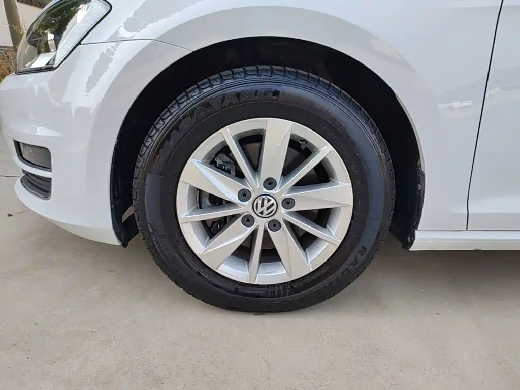 Volkswagen Golf — миниатюра 23