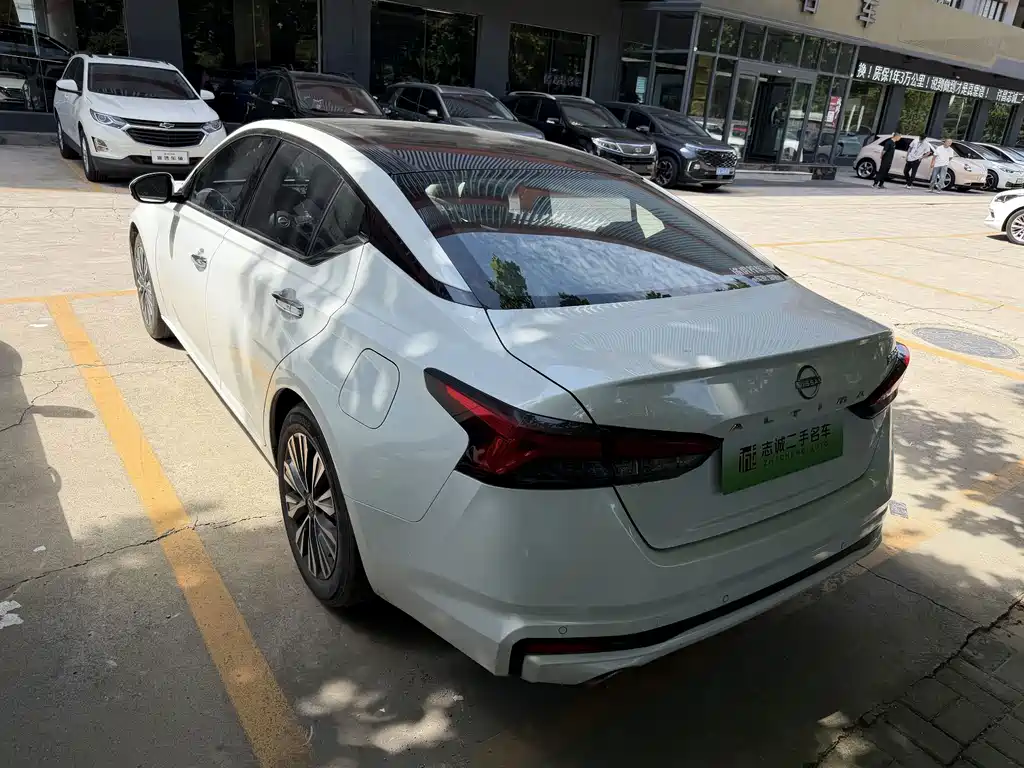Nissan Teana — миниатюра 7