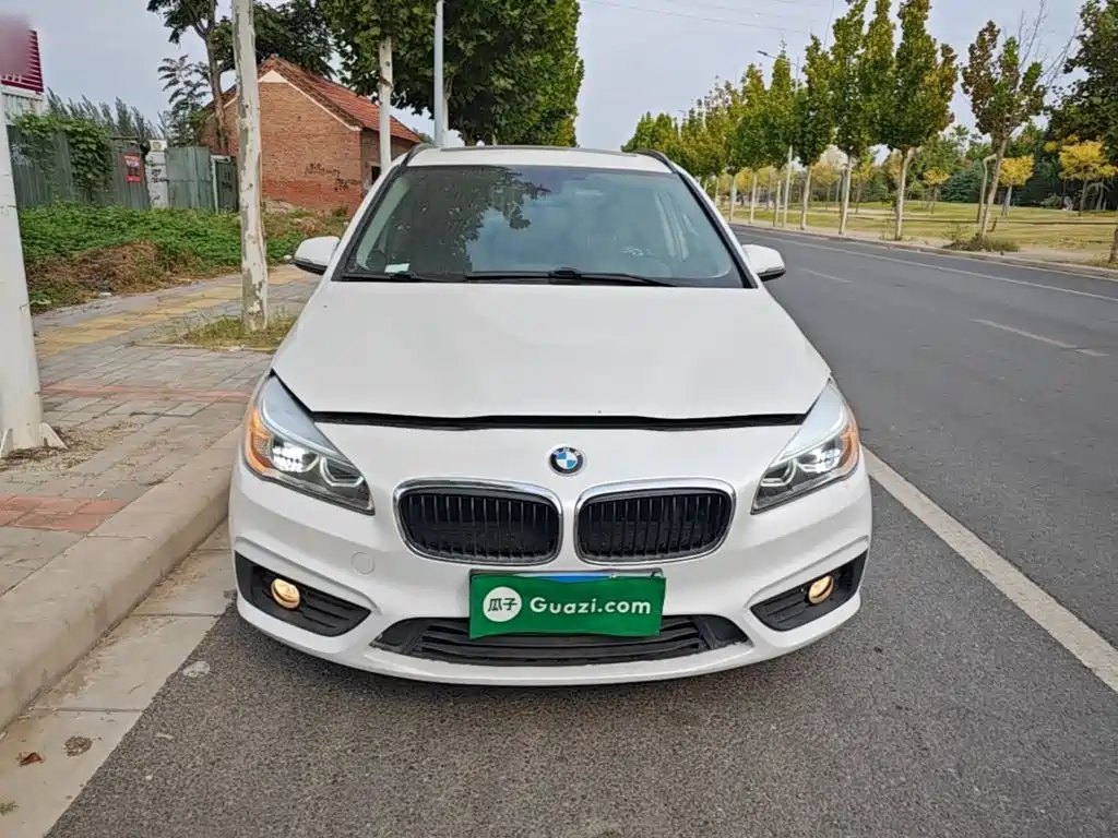BMW 2 Series Active Tourer — миниатюра 3