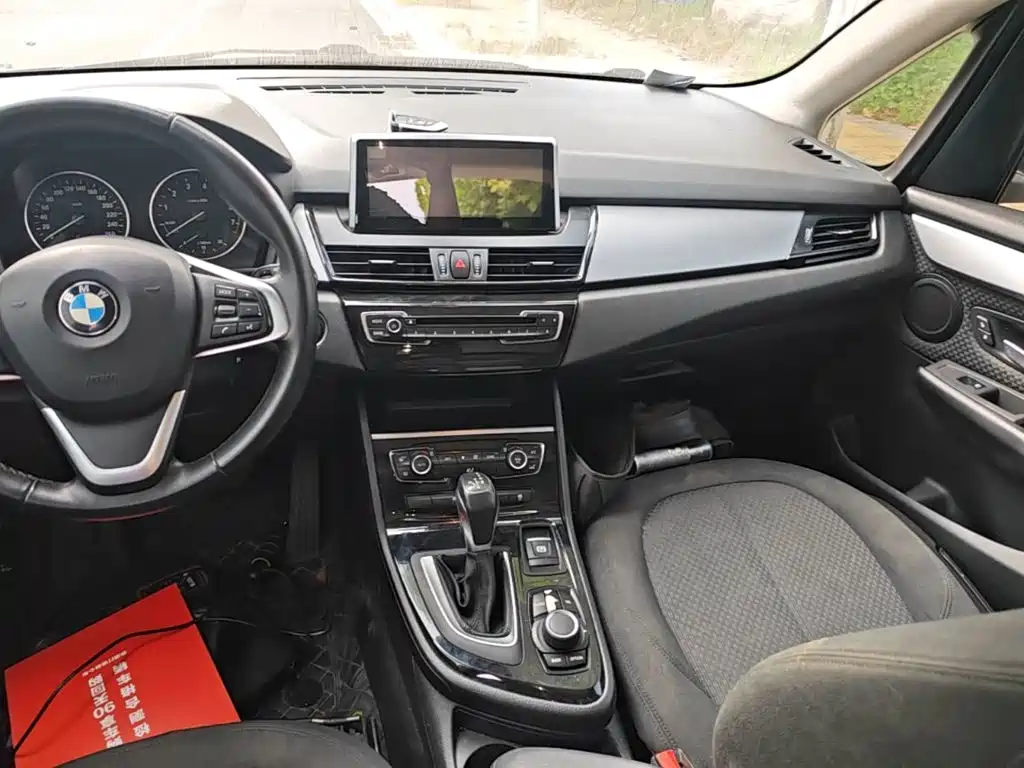 BMW 2 Series Active Tourer — миниатюра 13