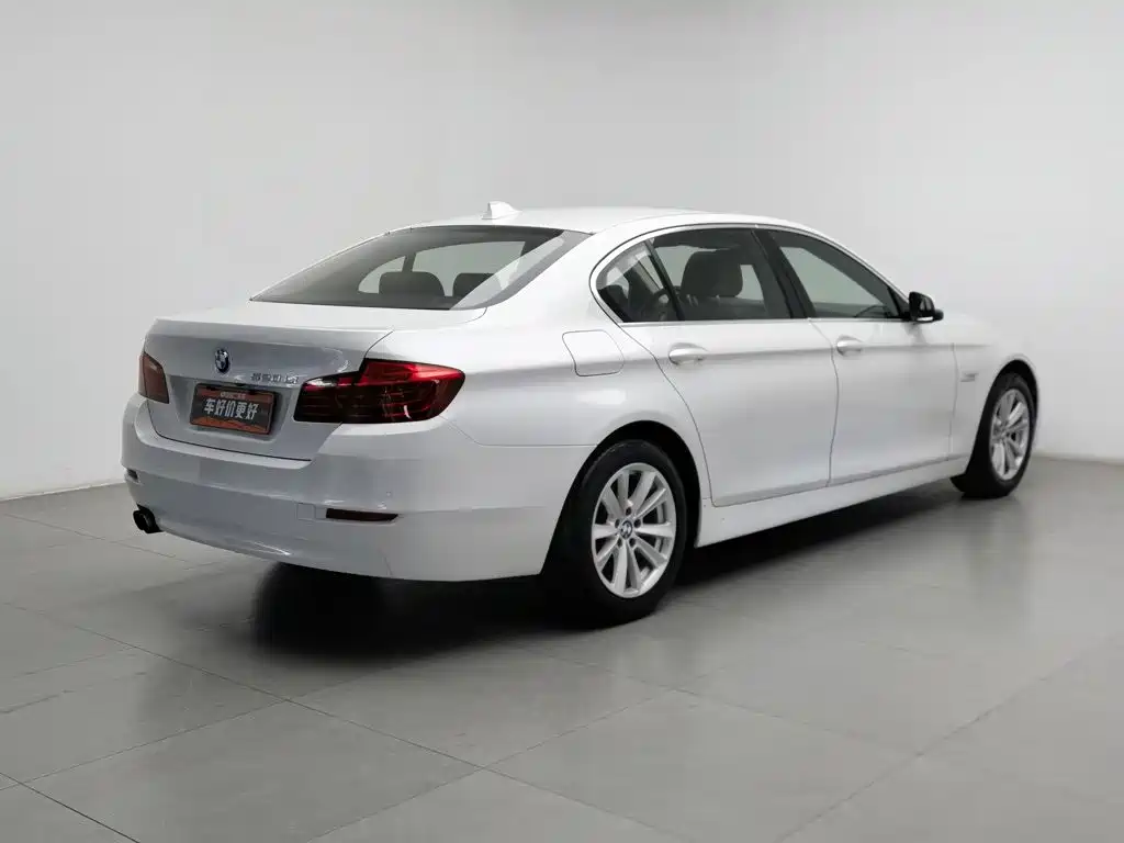 BMW 5 Series — миниатюра 2