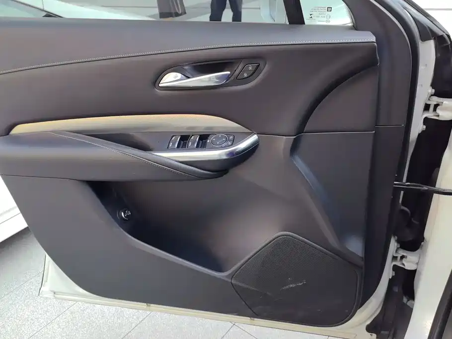 Cadillac XT4 — миниатюра 7