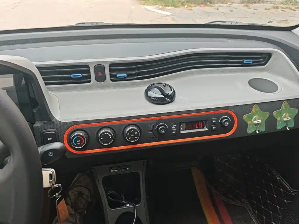 Wuling MINIEV — миниатюра 13