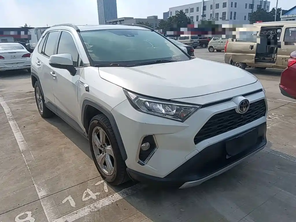 Toyota RAV4 — миниатюра 4