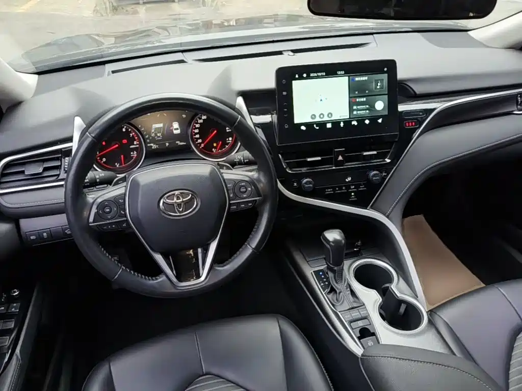 Toyota Camry — миниатюра 10