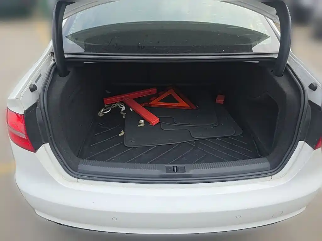 Audi A4L — миниатюра 24