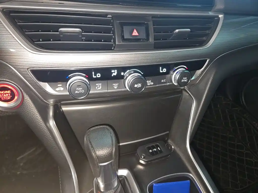 Honda Accord — миниатюра 13