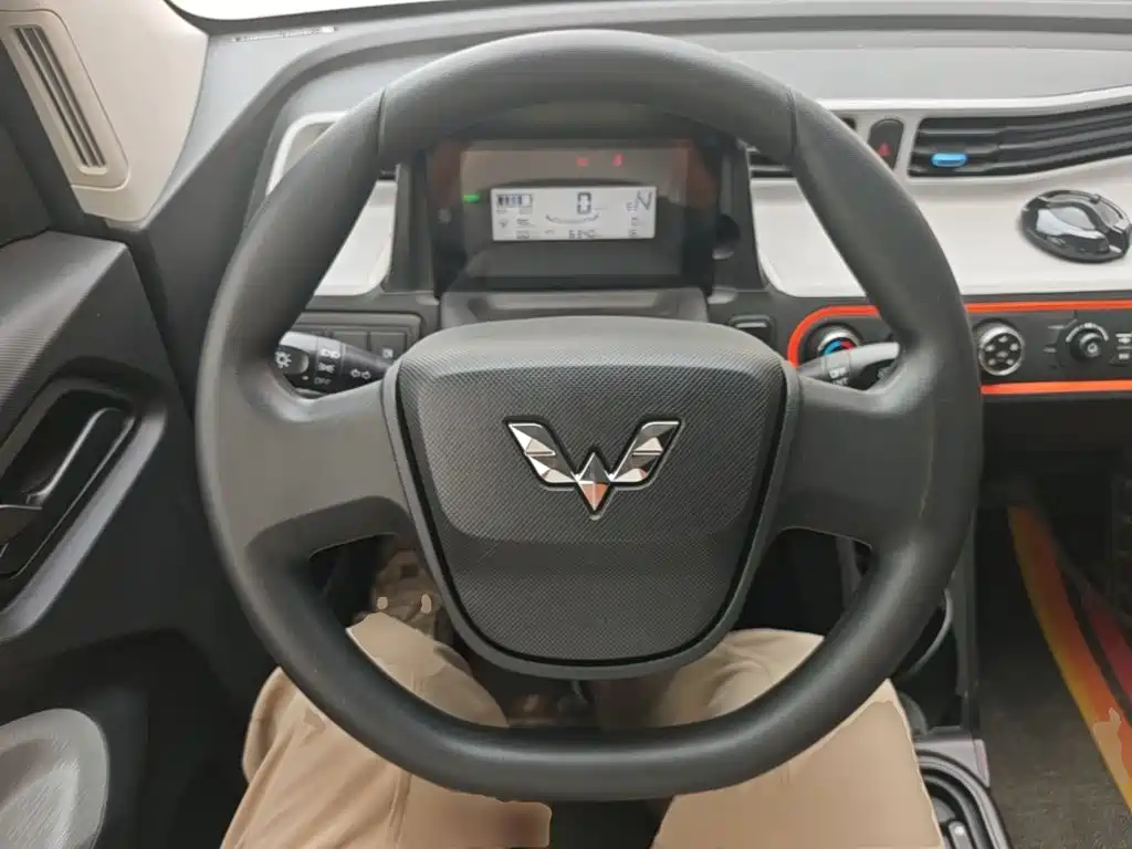 Wuling MINIEV — миниатюра 11