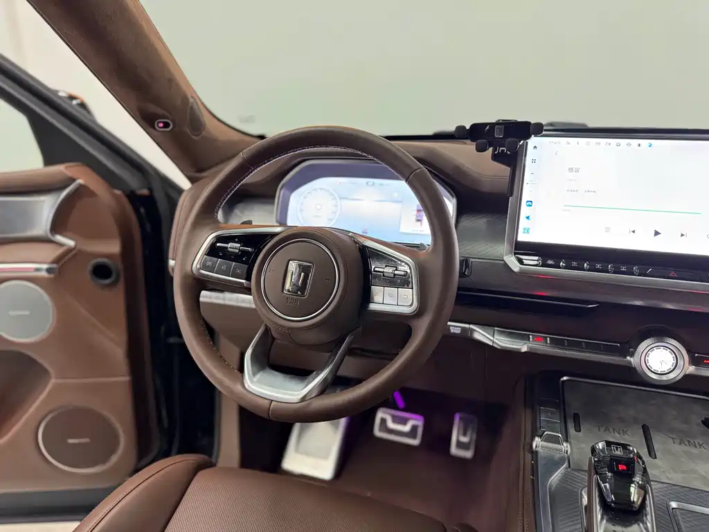 TANK TANK 700 NEW ENERGY