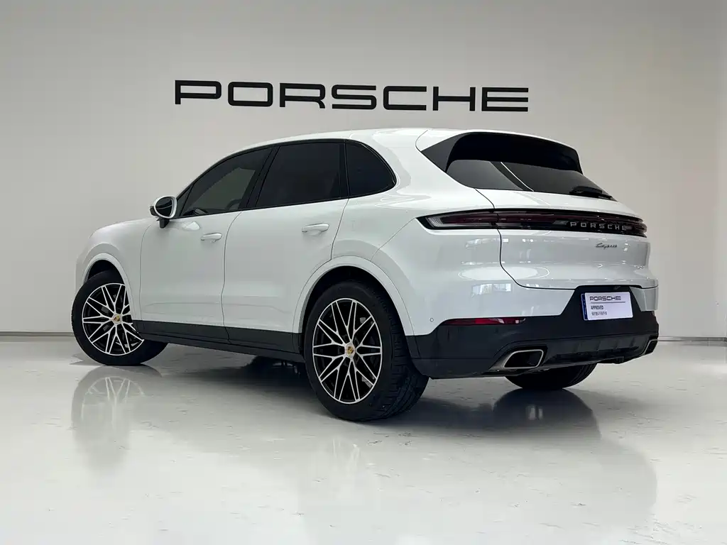 Porsche Cayenne — миниатюра 7