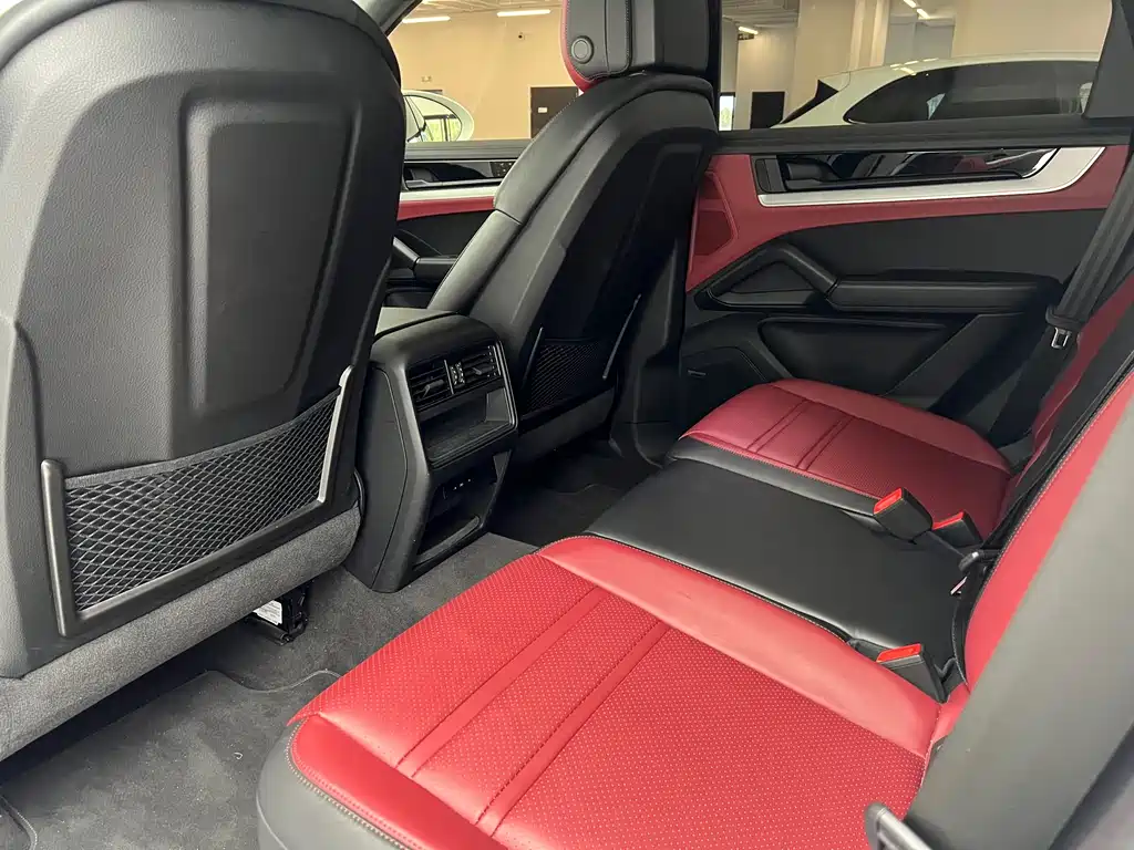 Porsche Cayenne — миниатюра 15