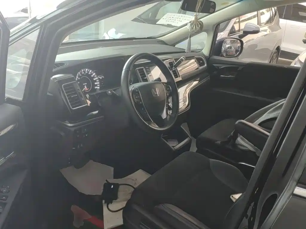Honda Elysion — миниатюра 15