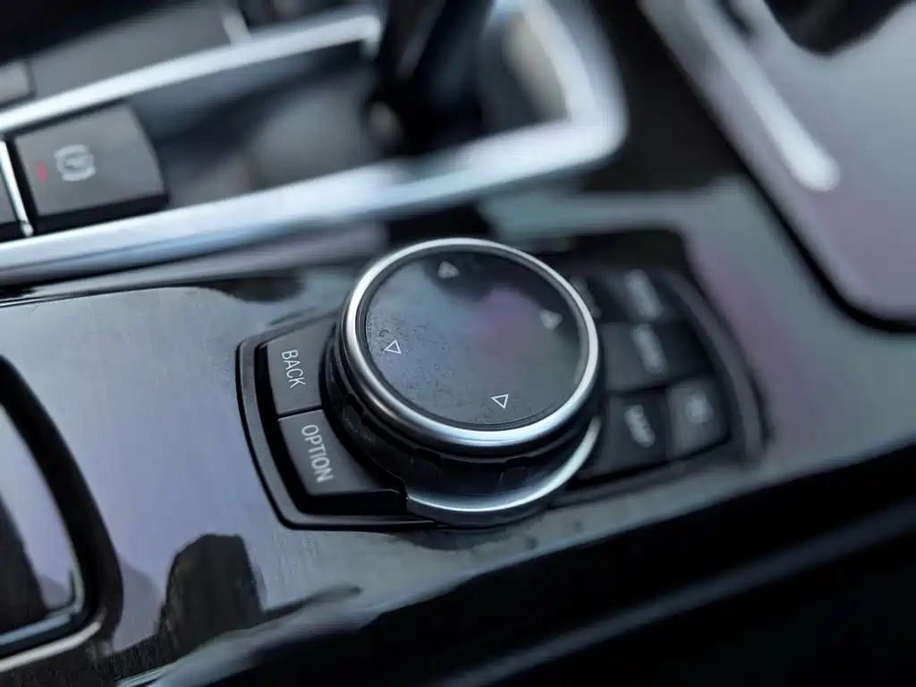 BMW 5 Series — миниатюра 14